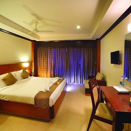 كولاّم Hotel Zodiac Regency المظهر الخارجي الصورة