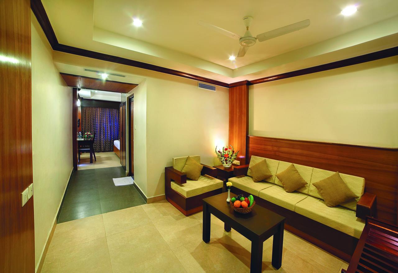 كولاّم Hotel Zodiac Regency المظهر الخارجي الصورة